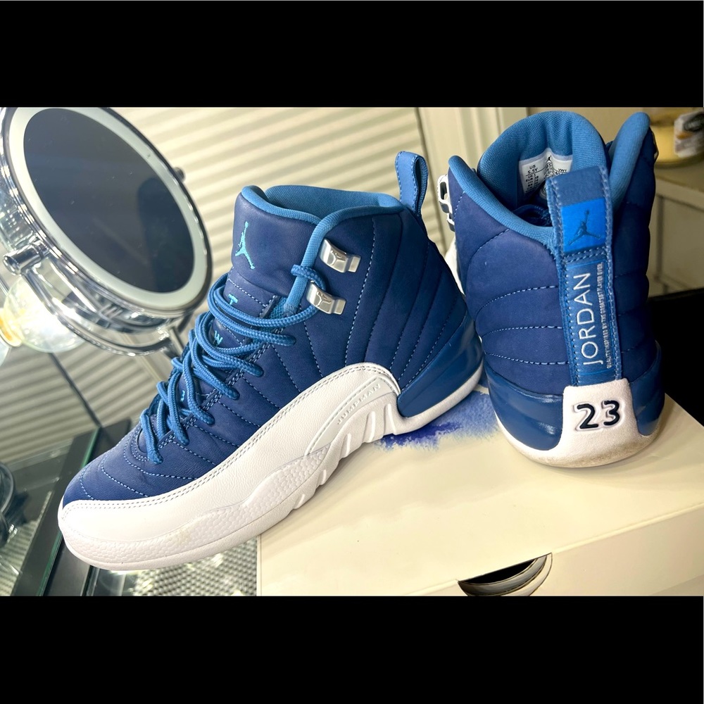 Jordan 12 GS (5.5)